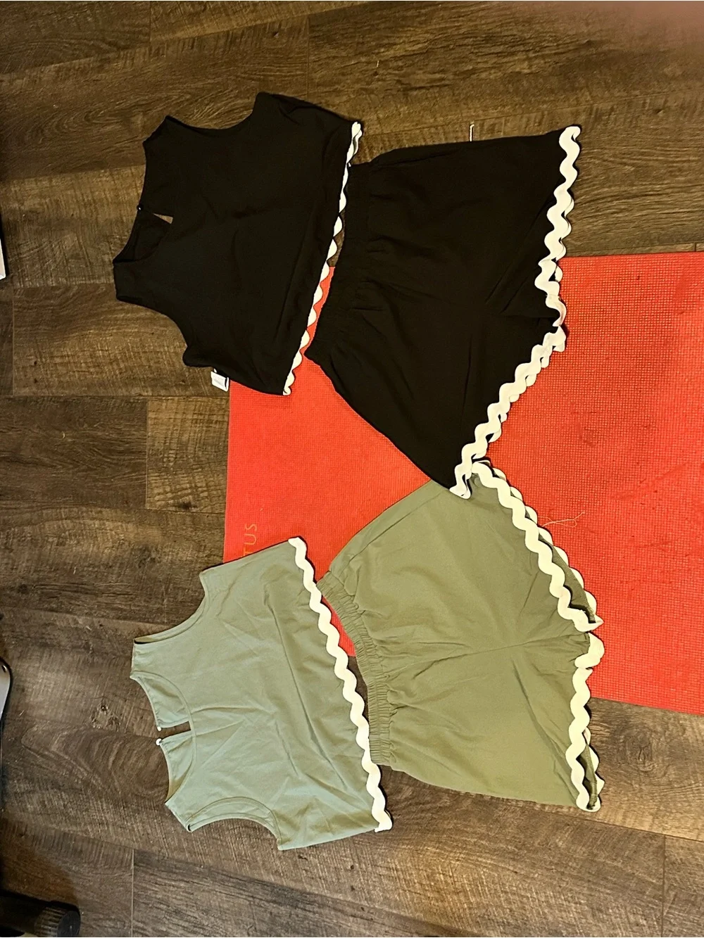 Scalloped Trim Two-Piece Crop Top & Shorts Set - Black and Olive